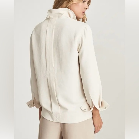 REISS Fleur Twin Pocket V-Neck Back Detail Lagenlook Minimalist Cream Blouse 0 - Picture 2 of 16